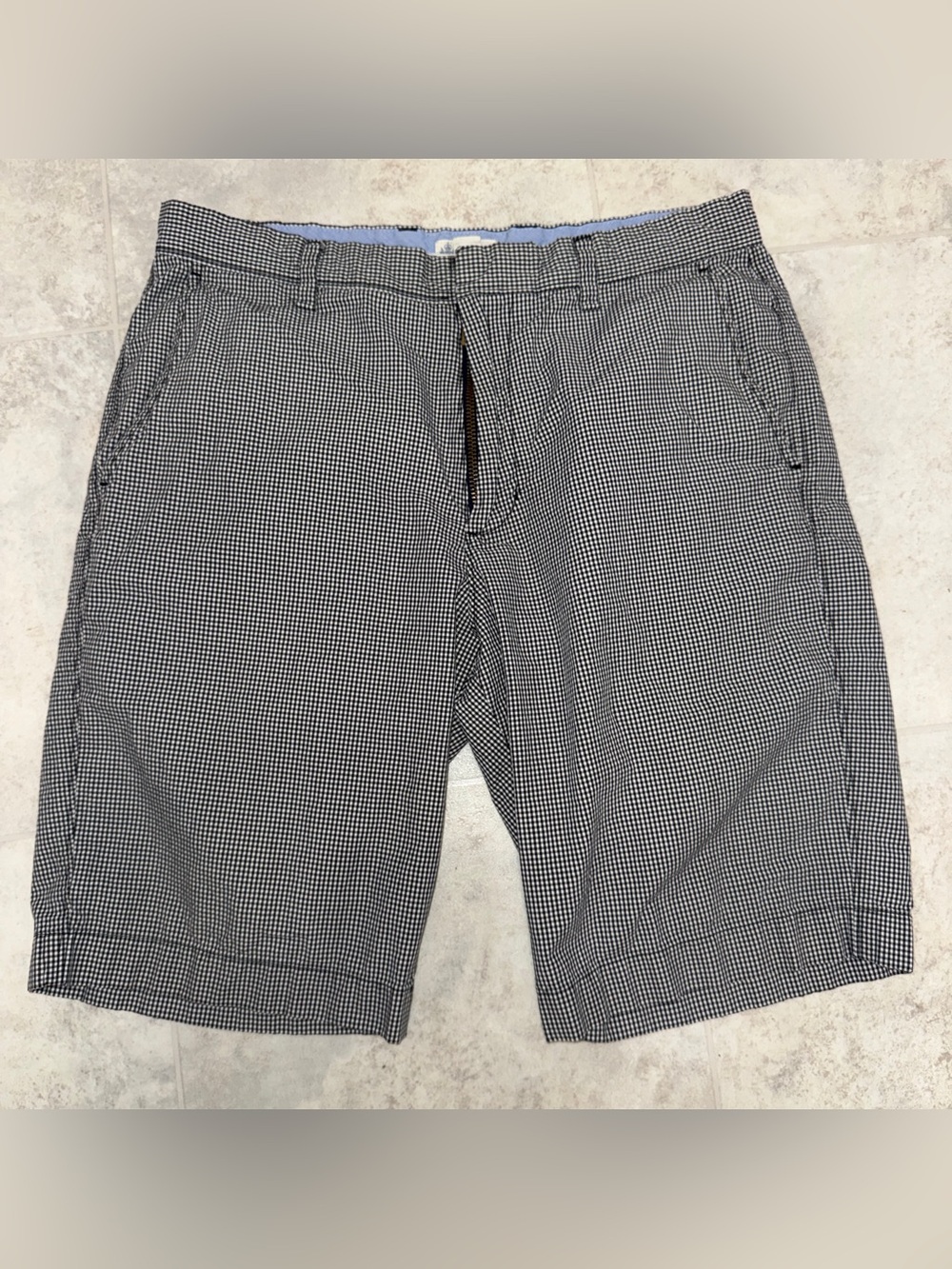 J.Crew Mens Bermuda Shorts Checkered Slash Pockets Black
White Gingham W 32"